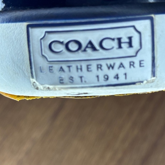 🔥🔥🔥Coach Colorful Graphic Women's Sneakers Size: 9B🔥🔥🔥 - Picture 2 of 9